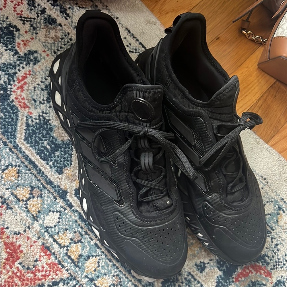 Stylish Black Men's Sneakers